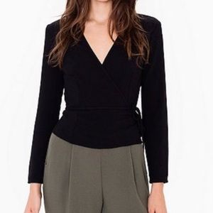 Crepe wrap top NWOT